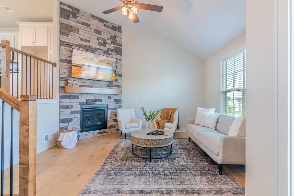 Listing Photo MLS #HMS2550893