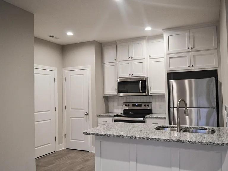 Listing Photo MLS #HMS2551677