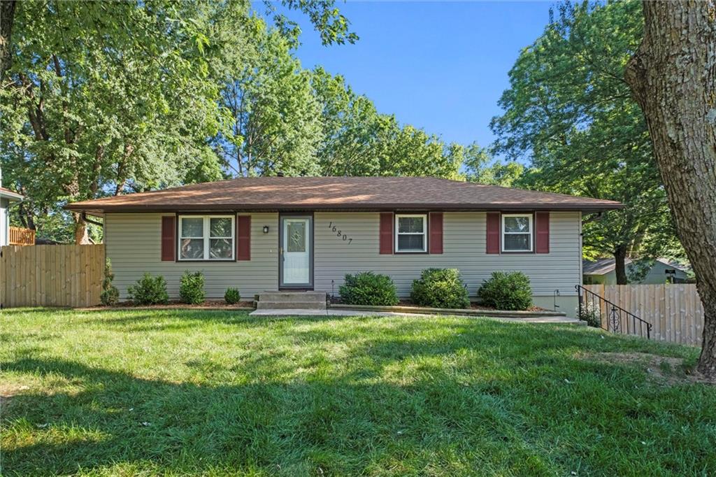 Listing Photo MLS #HMS2551837