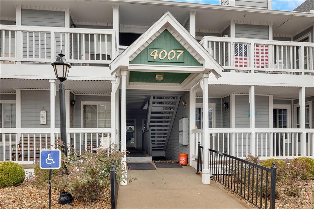 Listing Photo MLS #HMS2551956