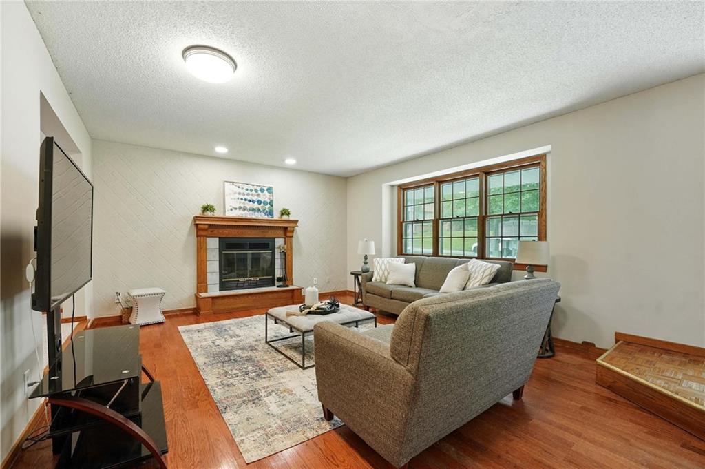 Listing Photo MLS #HMS2552030