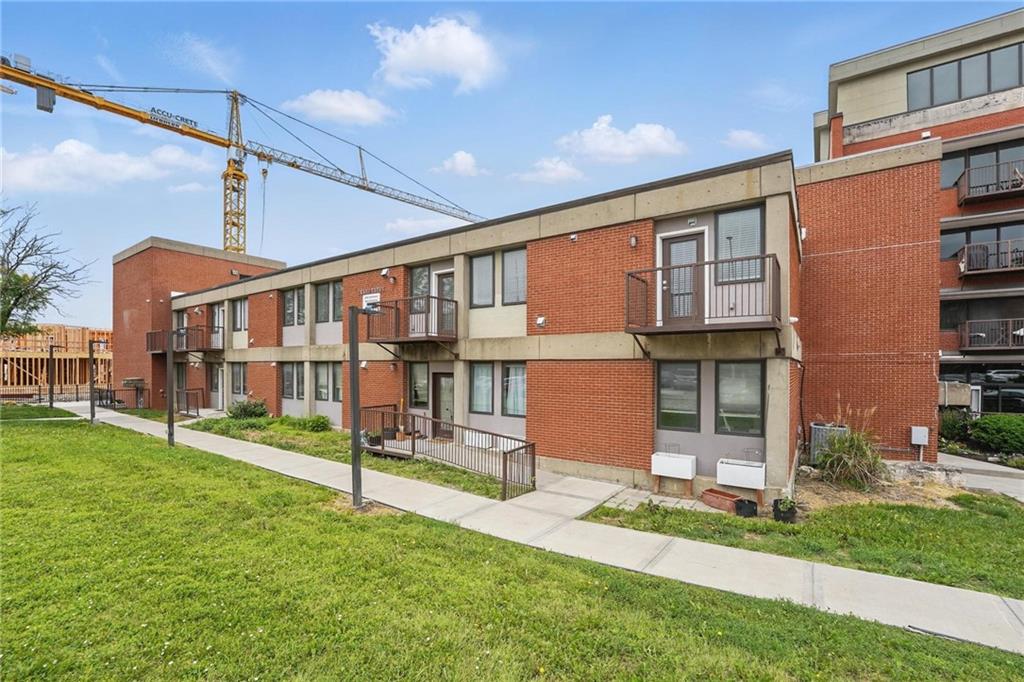 Listing Photo MLS #HMS2552033