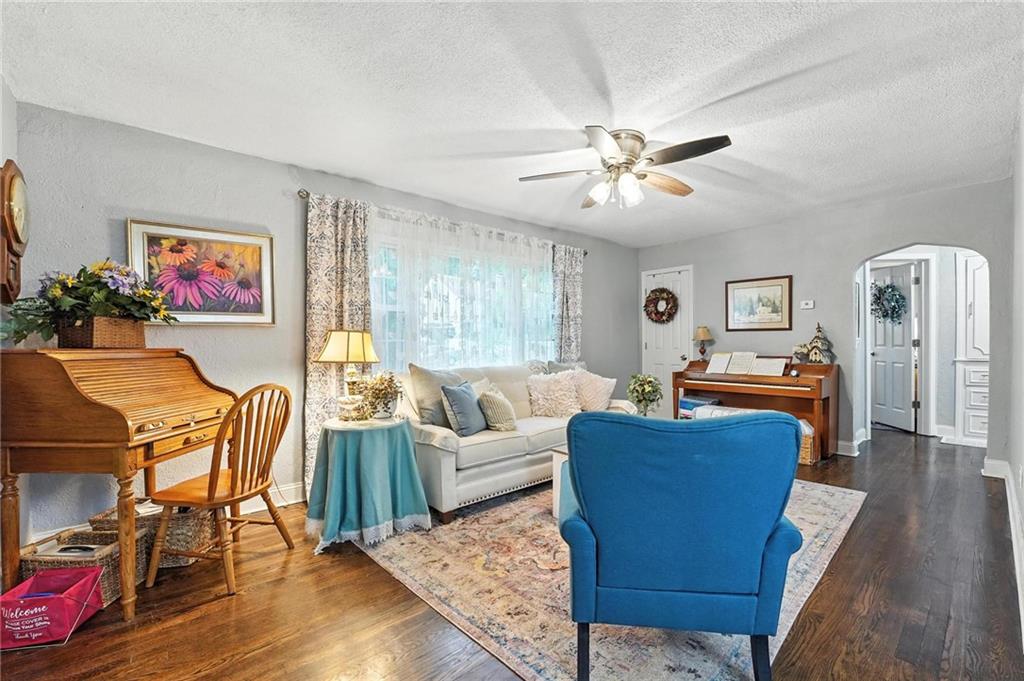Listing Photo MLS #HMS2552783