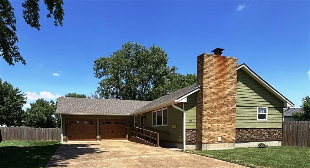 Listing Photo MLS #HMS2552963