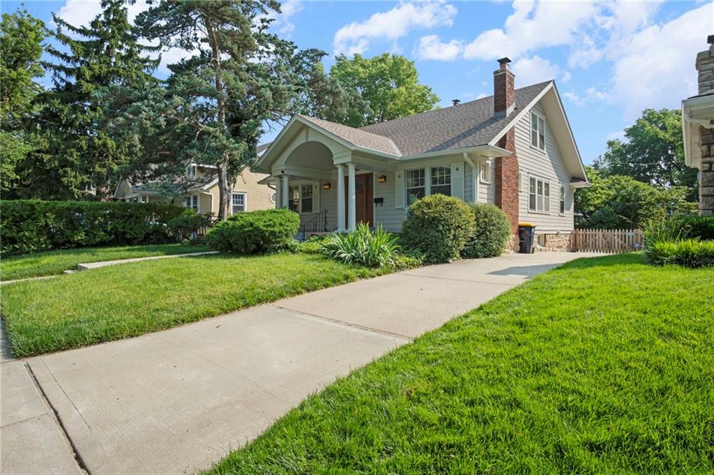 Listing Photo MLS #HMS2553044