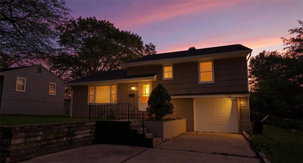 Listing Photo MLS #HMS2553080