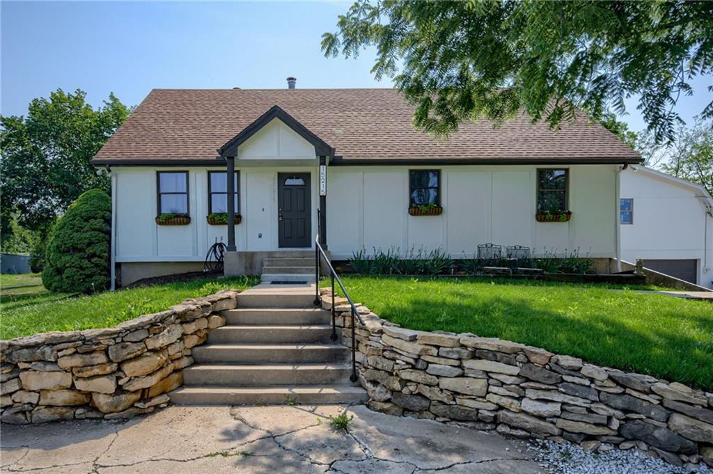 Listing Photo MLS #HMS2553140