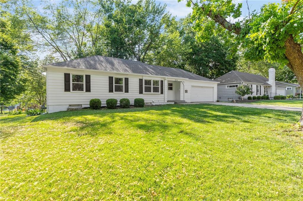 Listing Photo MLS #HMS2555523