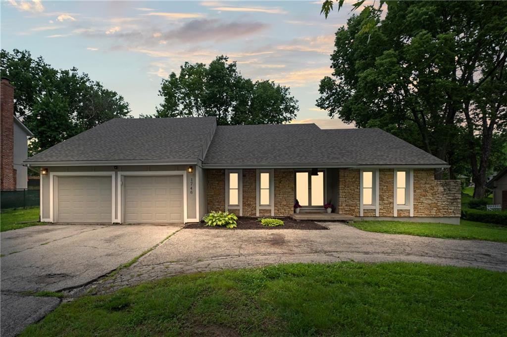 Listing Photo MLS #HMS2555843