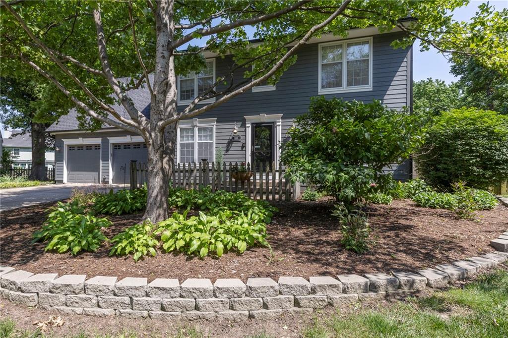 Listing Photo MLS #HMS2555907