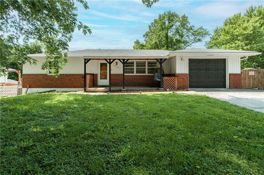 Listing Photo MLS #HMS2555996