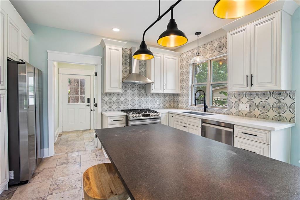 Listing Photo MLS #HMS2556029