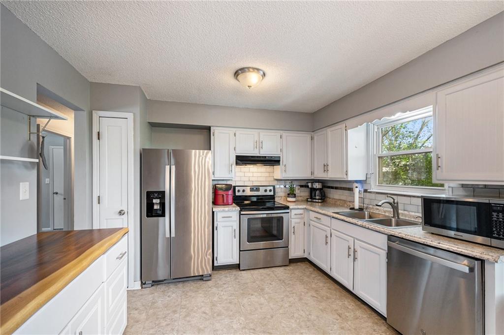 Listing Photo MLS #HMS2556047