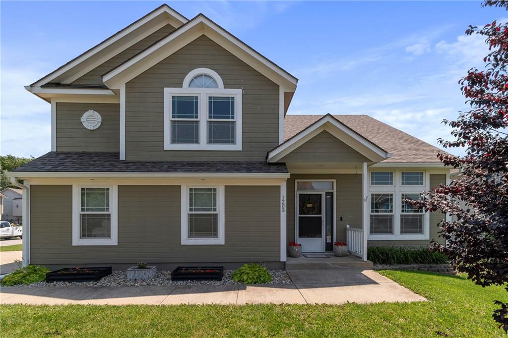 Listing Photo MLS #HMS2556063