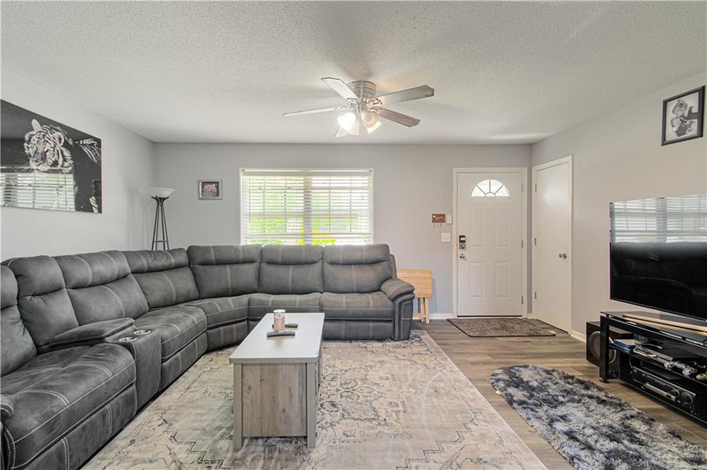 Listing Photo MLS #HMS2556276