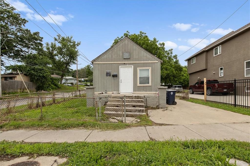 Listing Photo MLS #HMS2556666