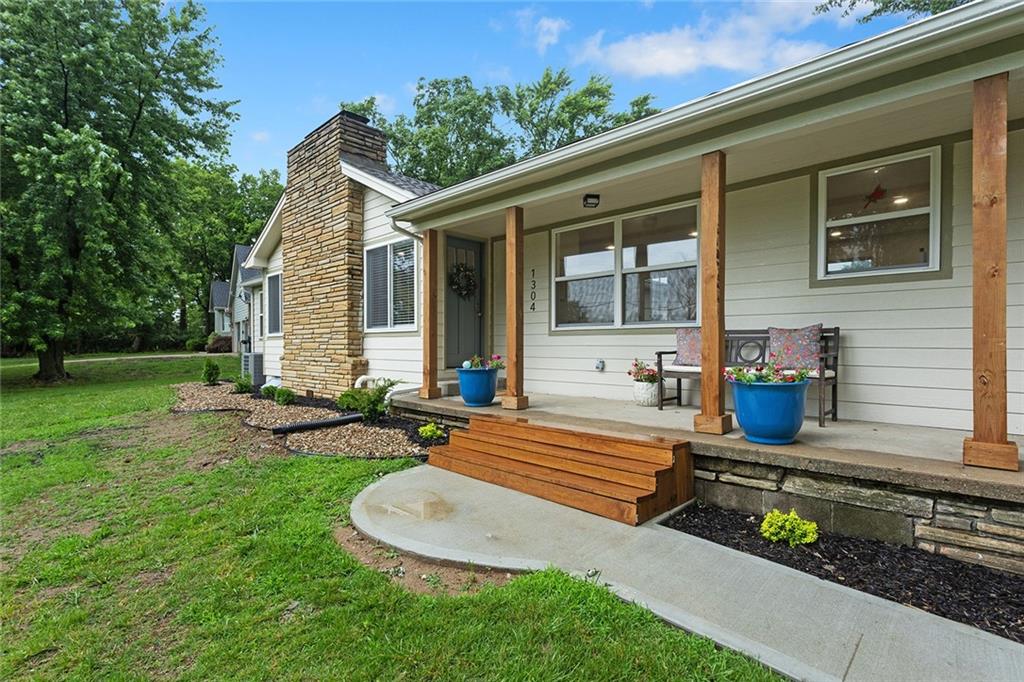 Listing Photo MLS #HMS2556729