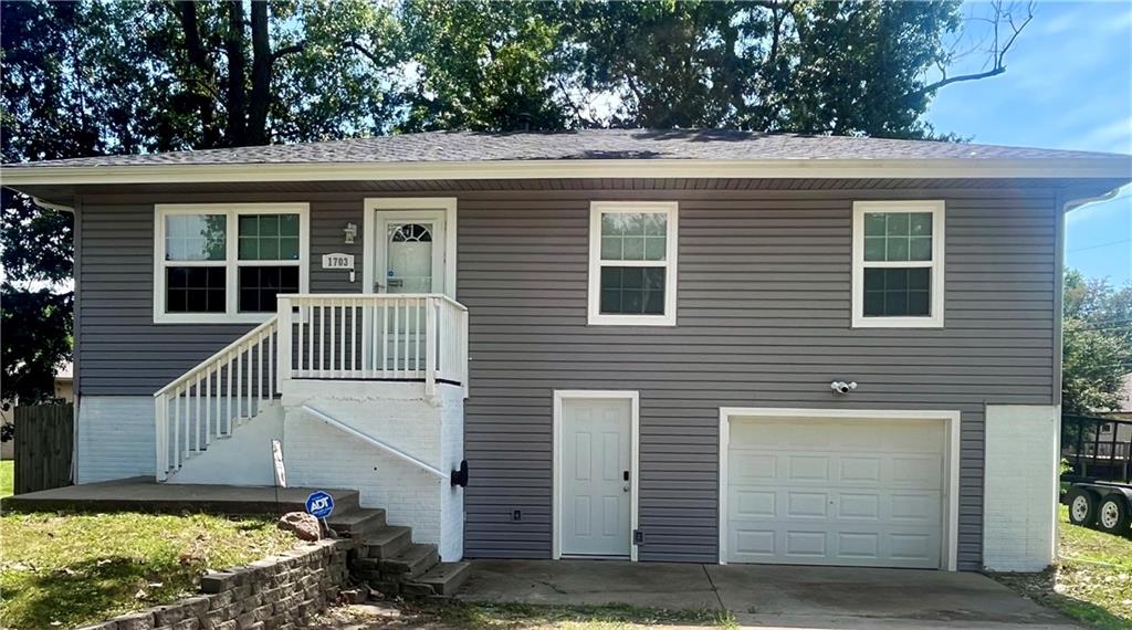 Listing Photo MLS #HMS2556775