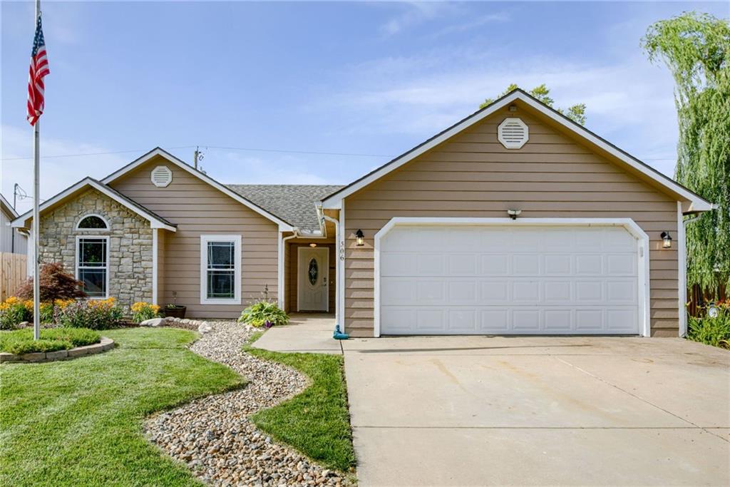 Listing Photo MLS #HMS2556856