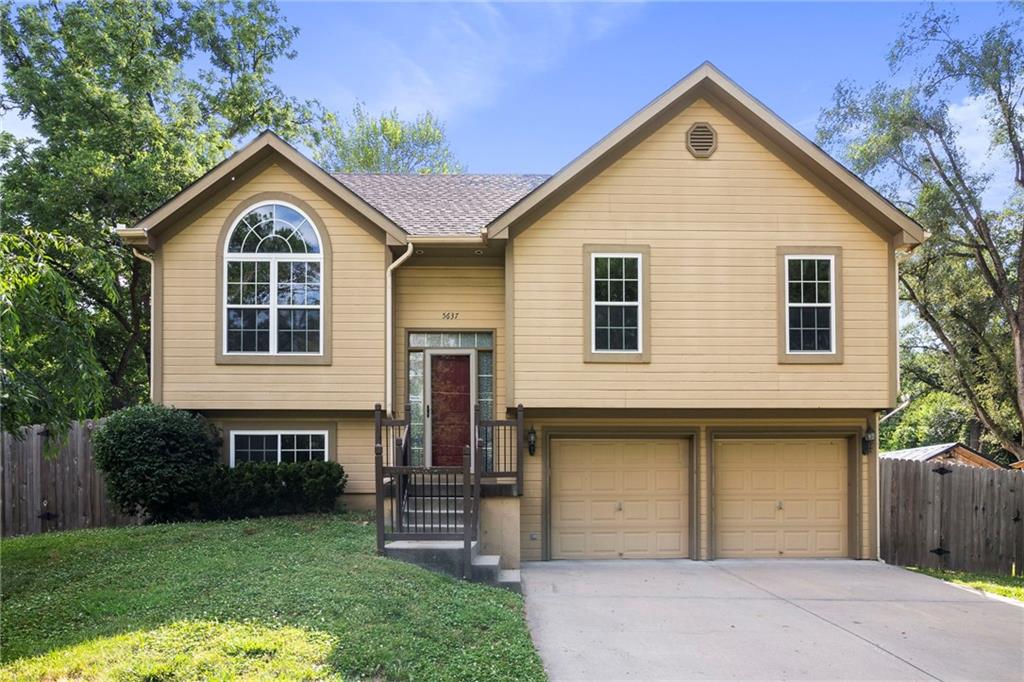 Listing Photo MLS #HMS2557105