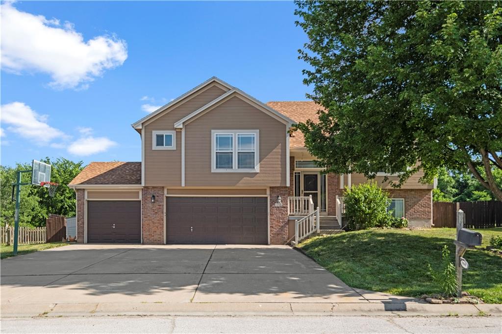 Listing Photo MLS #HMS2557189