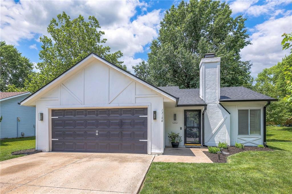 Listing Photo MLS #HMS2557195