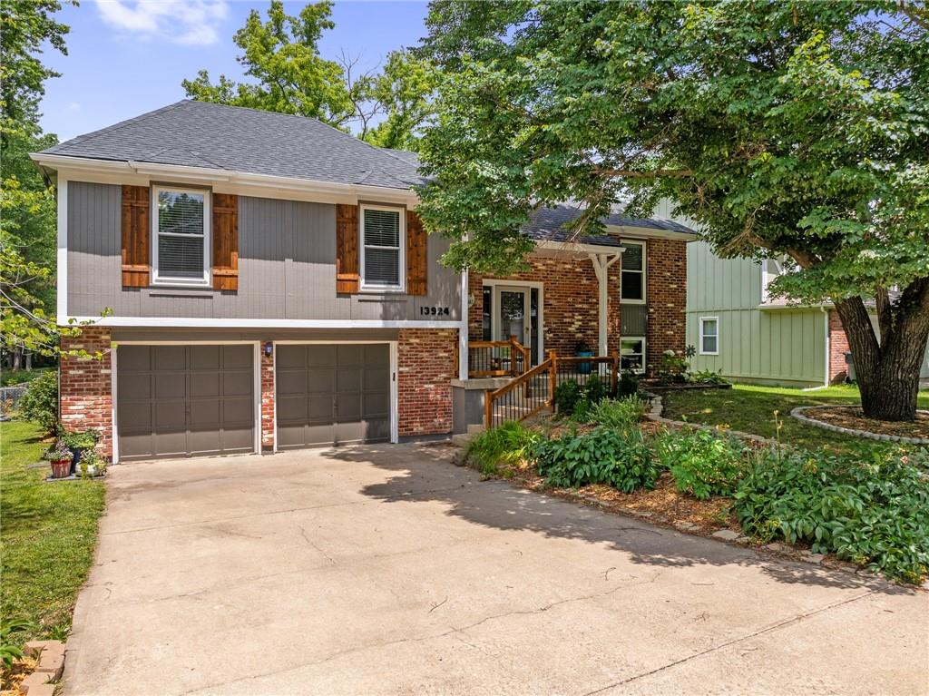 Listing Photo MLS #HMS2557243
