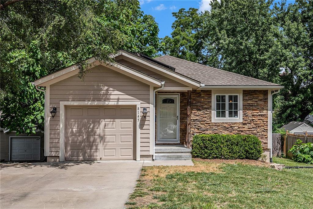 Listing Photo MLS #HMS2557566