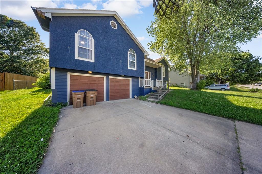 Listing Photo MLS #HMS2557627