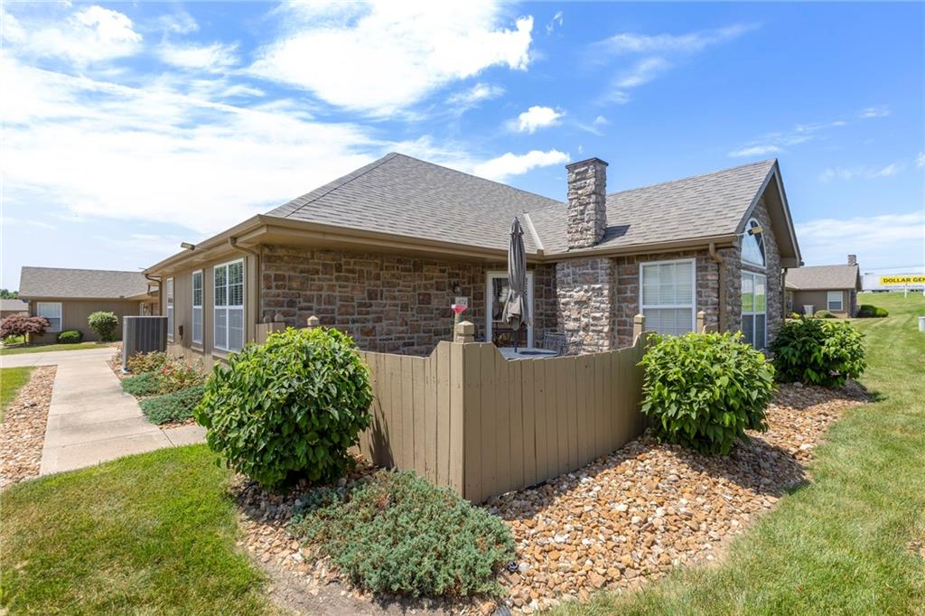 Listing Photo MLS #HMS2557721