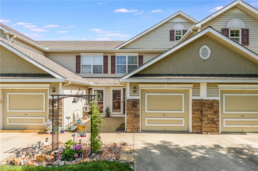 Listing Photo MLS #HMS2557729