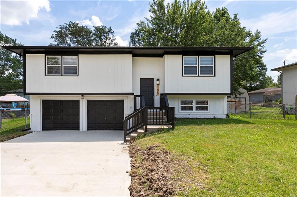 Listing Photo MLS #HMS2557746