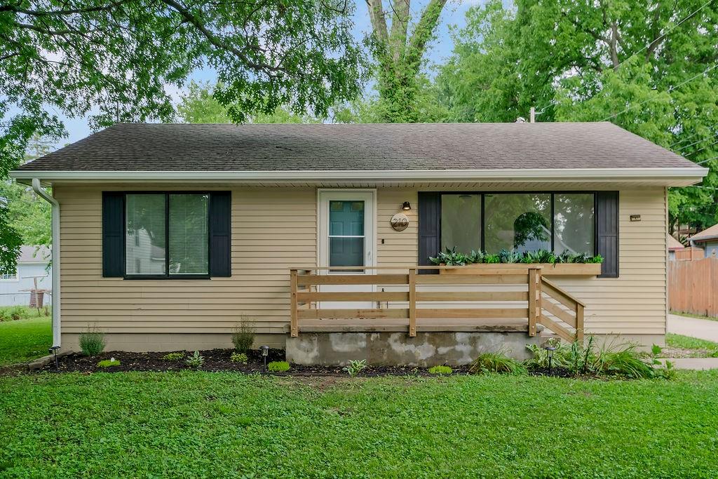 Listing Photo MLS #HMS2557803
