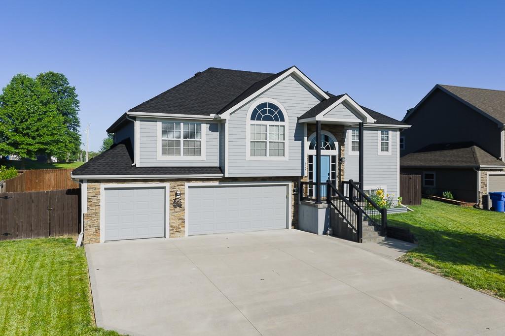 Listing Photo MLS #HMS2557810