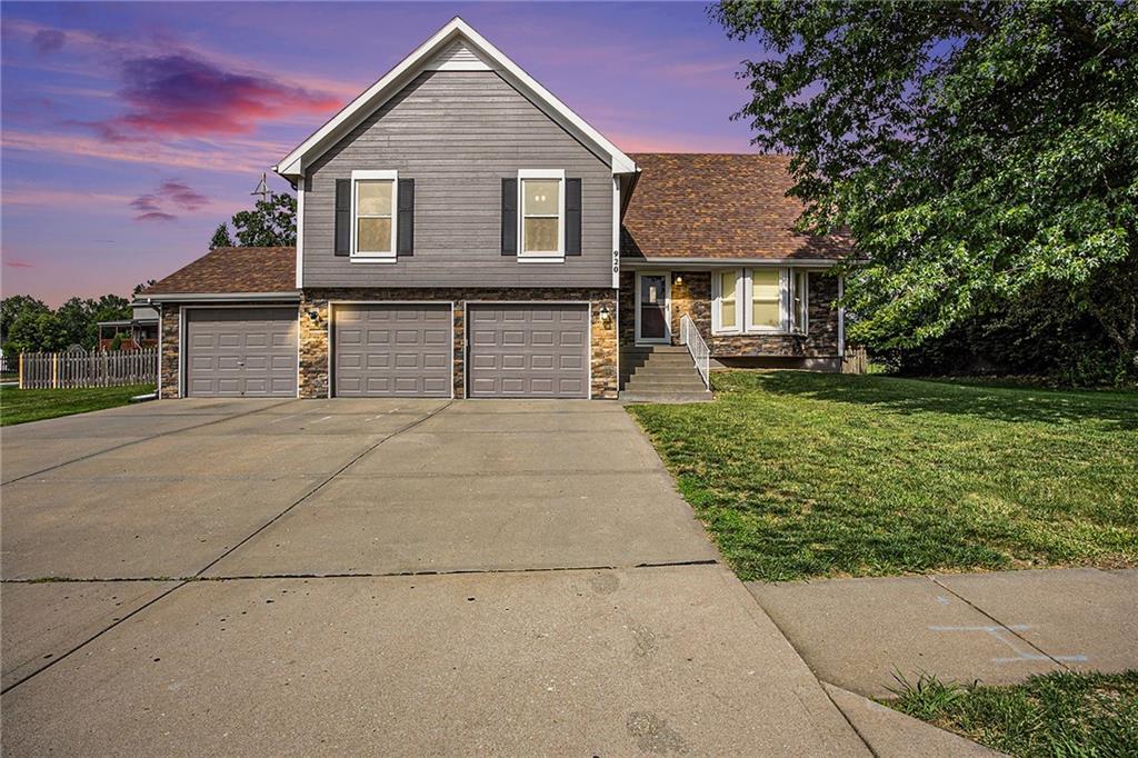 Listing Photo MLS #HMS2558015