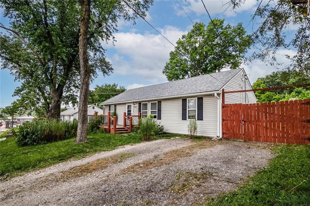 Listing Photo MLS #HMS2558737