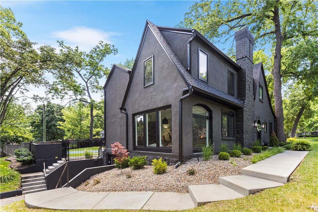 Listing Photo MLS #HMS2558933