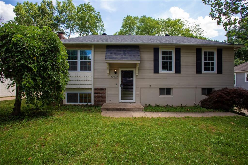 Listing Photo MLS #HMS2558995