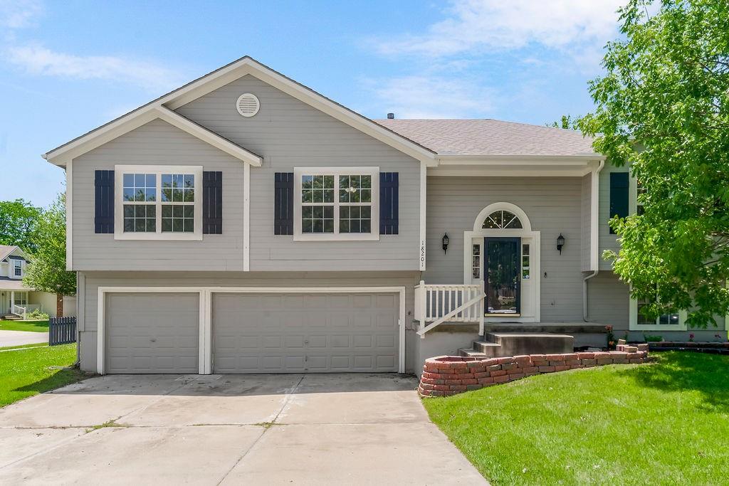 Listing Photo MLS #HMS2559156