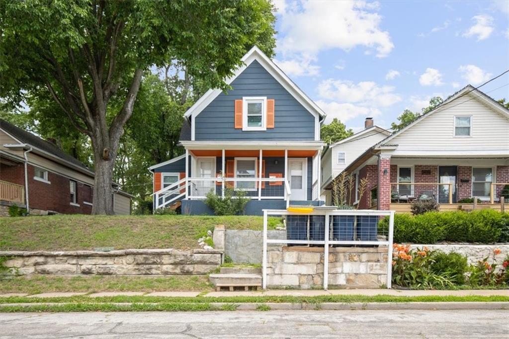 Listing Photo MLS #HMS2559178