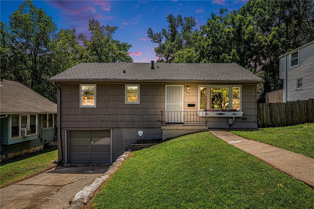 Listing Photo MLS #HMS2559453
