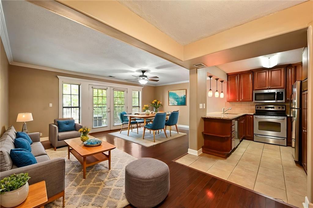 Listing Photo MLS #HMS2559822