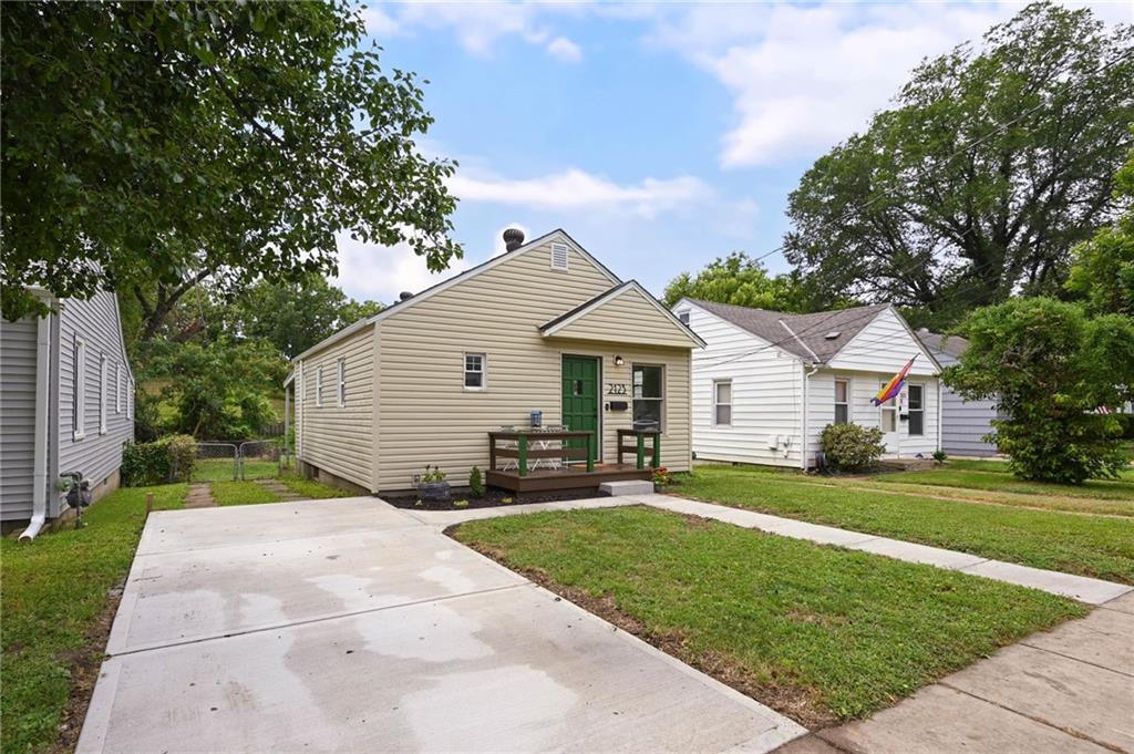 Listing Photo MLS #HMS2561423