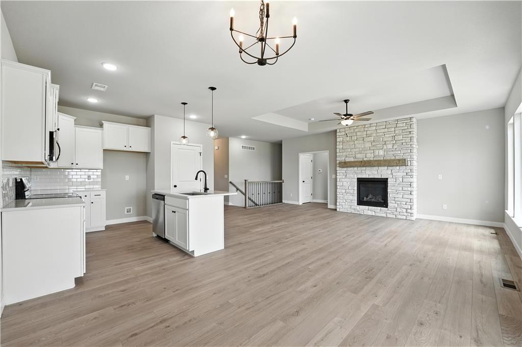 Listing Photo MLS #HMS2562127