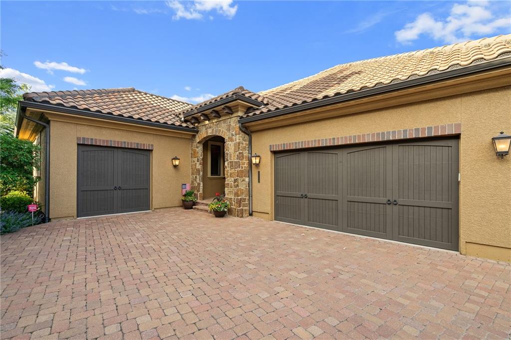 Listing Photo MLS #HMS2562660