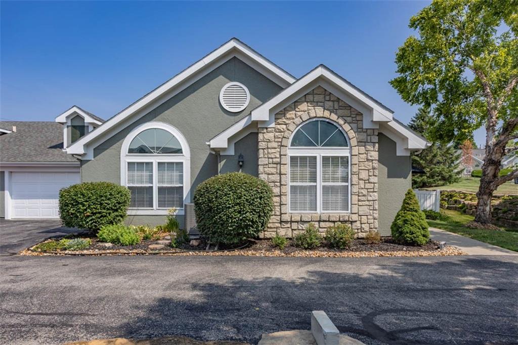 Listing Photo MLS #HMS2563680