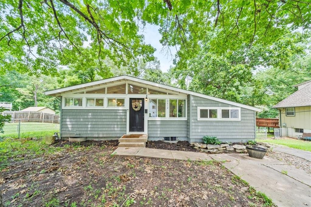 Listing Photo MLS #HMS2564923