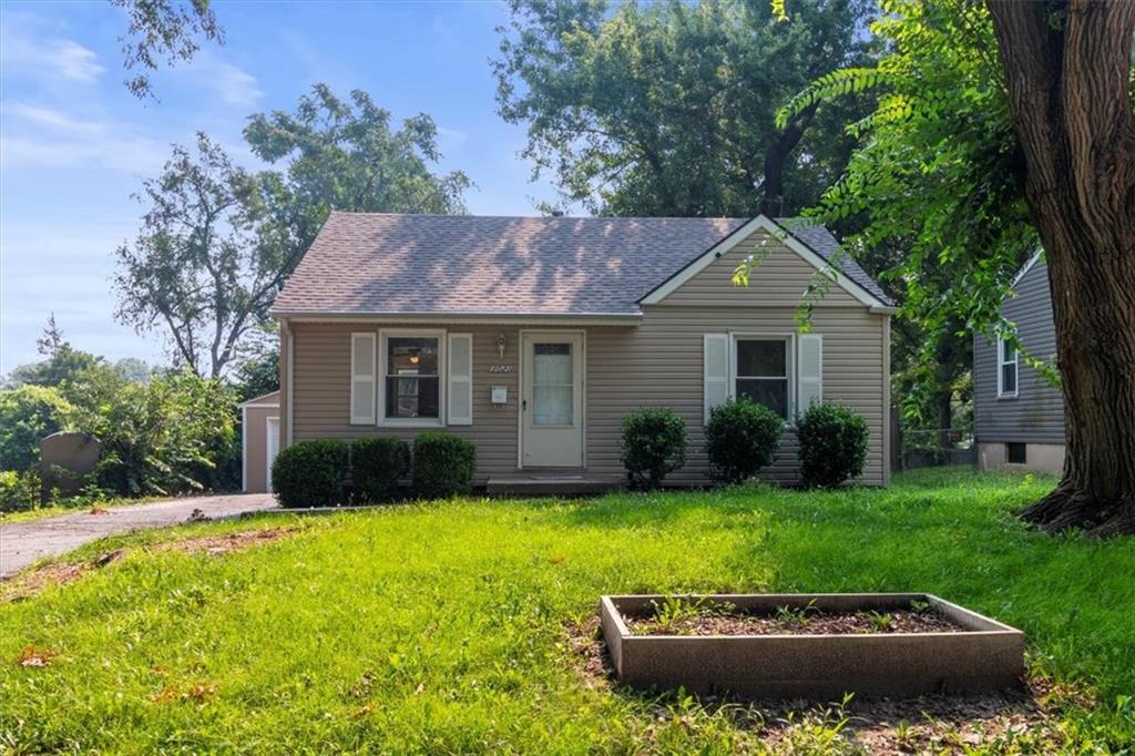 Listing Photo MLS #HMS2565296