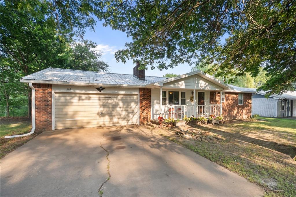 Listing Photo MLS #HMS2566883