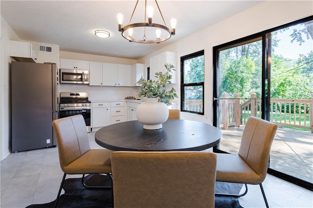 Listing Photo MLS #HMS2567053